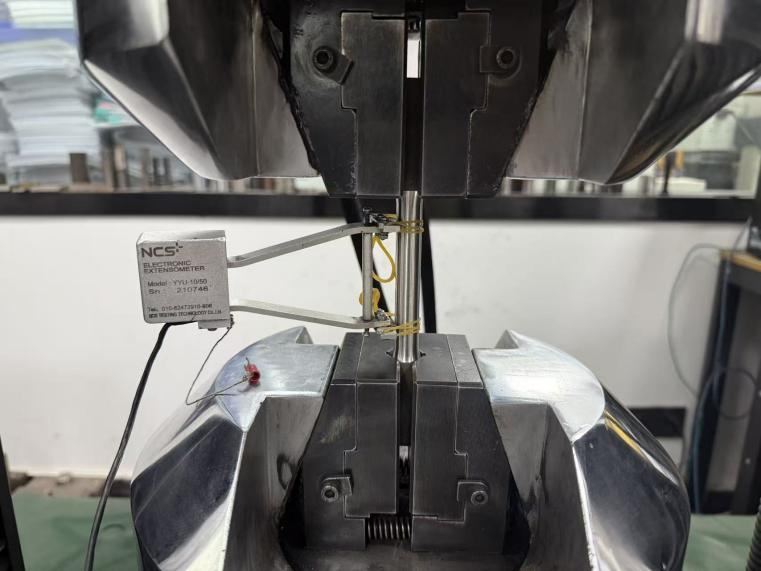 Hex bolt tensile test
