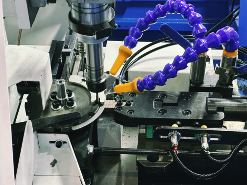 custom bolt manufacture tapping